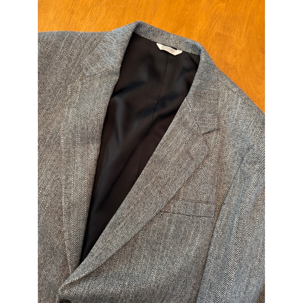 Vintage The University Shop New Haven Herringbone Blazer Grey 44L Made in USA